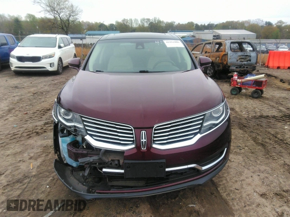 2017 Lincoln MKX Reserve z VIN 2LMPJ8LR3HBL26227, wystawiony jako IAAI lot #41921086 z przebiegiem 131 815 mil mil oraz . Historia ofert i sprzedaży dostępna na DreamBid. Obrazek 12.