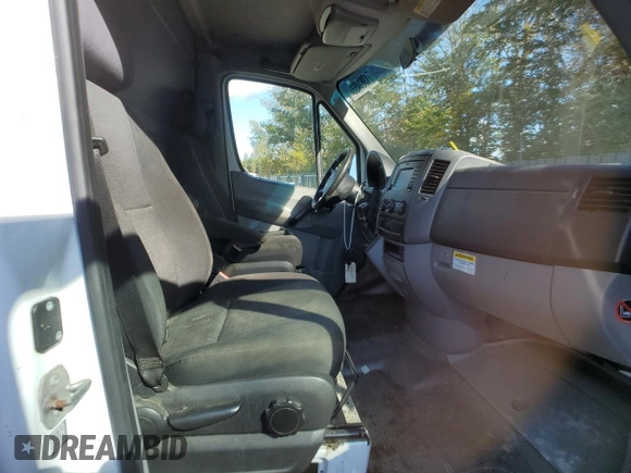 2016 Mercedes-Benz Sprinter Cargo with VIN WD3PE7DD7GP272319, listed as a Copart auction lot 71381453 with 272,132 mi miles. Bid and sale history available at carsss.com. Image 11.
