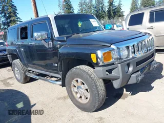 2007 Hummer H3 SUV with VIN 5GTDN13E378121190, listed as a IAAI auction lot 41688678 with 303,997 mi miles. Bid and sale history available at carsss.com. Image 1.
