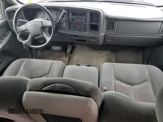 2003 Chevrolet Silverado 1500HD LS z VIN 1GCGK13U63F242001, wystawiony jako Copart lot #64639004 z przebiegiem 165 645 mil mil oraz Szkoda całkowita • Salvage title. Historia ofert i sprzedaży dostępna na DreamBid. Obrazek 8.