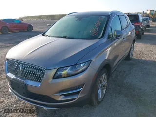 2019 Lincoln MKC Select with VIN 5LMCJ2C93KUL34978, listed as a IAAI auction lot 40578830 with 1 mi miles. Bid and sale history available at carsss.com. Image 17.