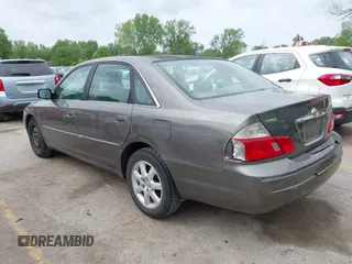 2003 Toyota Avalon XL with VIN 4T1BF28B53U285411, listed as a IAAI auction lot 42140722 with 282,407 mi miles and . Bid and sale history available at carsss.com. Image 3.