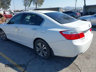 2015 Honda Accord Sedan LX with VIN 1HGCR2F33FA204165, listed as a IAAI auction lot 41631780 with 92,182 mi miles. Bid and sale history available at carsss.com. Image 3.