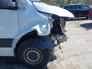 2021 Mercedes-Benz Sprinter Cargo z VIN W1Y40CHY6MT044646, wystawiony jako IAAI lot #42071297 z przebiegiem 162 619 mil mil oraz . Historia ofert i sprzedaży dostępna na DreamBid. Obrazek 19.