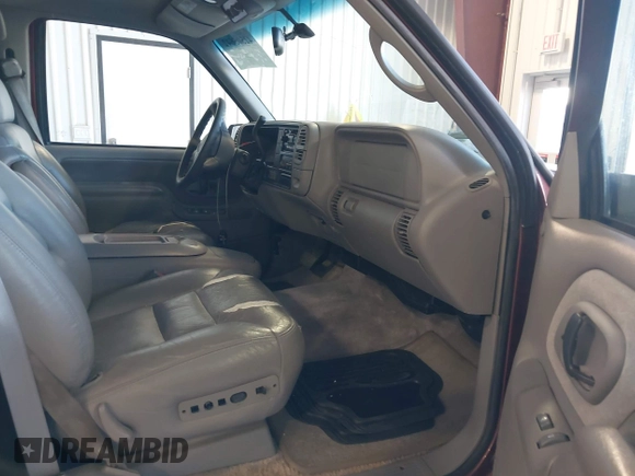 1999 Chevrolet Suburban z VIN 3GNFK16R4XG109638, wystawiony jako IAAI lot #42505642 z przebiegiem 274 795 mil mil oraz . Historia ofert i sprzedaży dostępna na DreamBid. Obrazek 5.