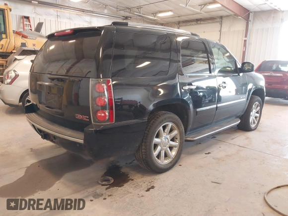 2013 GMC Yukon Denali with VIN 1GKS2EEF2DR221845, listed as a IAAI auction lot 42148383 with 226,367 mi miles. Bid and sale history available at carsss.com. Image 4.