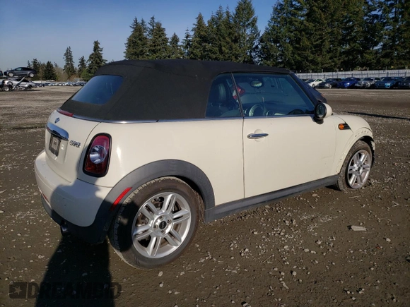 2012 MINI Convertible с VIN WMWZN3C52CT133828, выставлен на аукционе Copart как лот 89387935 с пробегом 106 567 миль миль и Списание • Salvage title. История ставок и продаж доступна на DreamBid. Изображение 3.