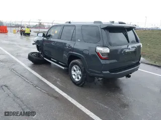 2024 Toyota 4Runner SR5 Premium with VIN JTENU5JRXR6306925, listed as a IAAI auction lot 41212768 with 2,905 mi miles. Bid and sale history available at carsss.com. Image 3.