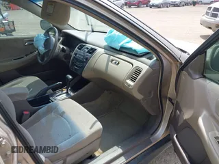 2002 Honda Accord LX z VIN 3HGCG56422G709092, wystawiony jako IAAI lot #42214711 z przebiegiem 94 386 mil mil oraz . Historia ofert i sprzedaży dostępna na DreamBid. Obrazek 5.