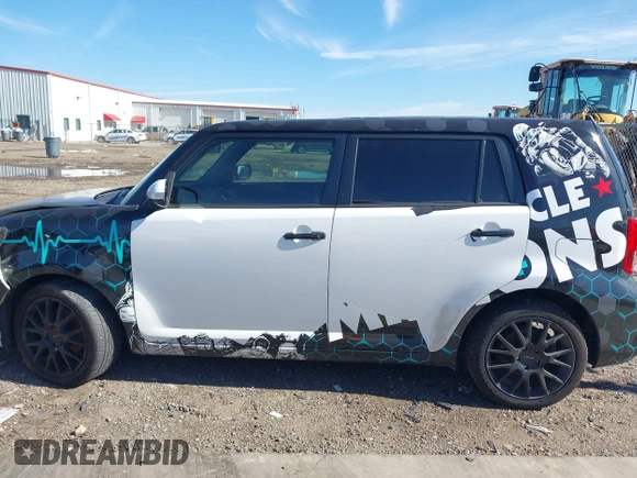 2015 Scion xB with VIN JTLZE4FE7FJ076258, listed as a IAAI auction lot 41317751 with 161,268 mi miles. Bid and sale history available at carsss.com. Image 14.