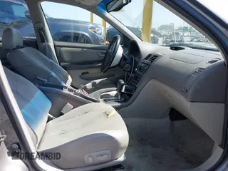 2001 Nissan Maxima GXE with VIN JN1CA31D41T815592, listed as a IAAI auction lot 42465005 with 96,822 mi miles and . Bid and sale history available at DreamBid. Image 5.