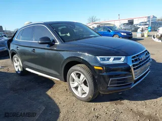 2019 Audi Q5 Premium Plus with VIN WA1BNAFY2K2120476, listed as a IAAI auction lot 41761696 with 34,078 mi miles. Bid and sale history available at carsss.com. Image 1.