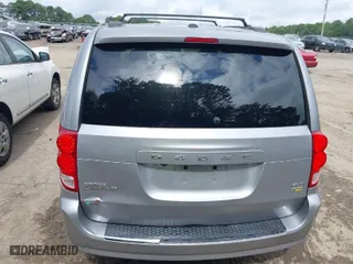 2018 Dodge Grand Caravan GT with VIN 2C4RDGEG5JR282136, listed as a IAAI auction lot 39792112 with 171,494 mi miles. Bid and sale history available at carsss.com. Image 16.
