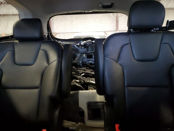 2024 Kia Telluride S с VIN 5XYP6DGC5RG533974, выставлен на аукционе Copart как лот 56231825 с пробегом 12 763 миль миль и Списание • Salvage title. История ставок и продаж доступна на DreamBid. Изображение 10.