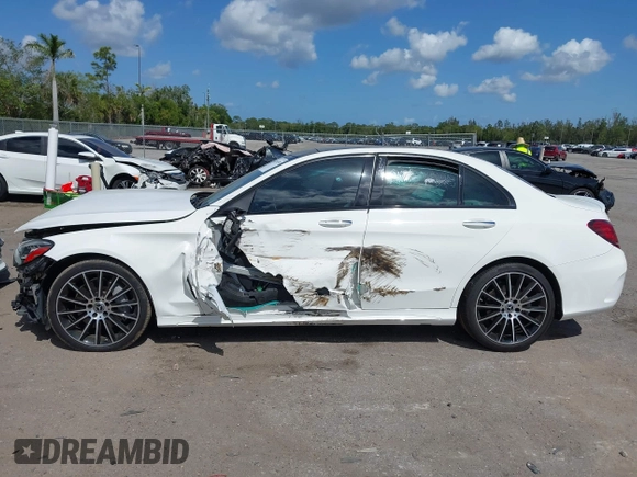 2020 Mercedes-Benz C 300 with VIN WDDWF8DB4LR525488, listed as a IAAI auction lot 42076398 with 25,457 mi miles and . Bid and sale history available at DreamBid. Image 14.