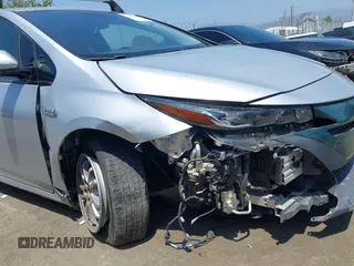 2017 Toyota Prius Plus with VIN JTDKARFP3H3018453, listed as a IAAI auction lot 42391330 with 145,289 mi miles and . Bid and sale history available at DreamBid. Image 17.