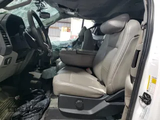 2017 Ford F-250 XLT с VIN 1FT7X2B65HEC43311, выставлен на аукционе Copart как лот 57128605 с пробегом 56 349 миль миль и Списание • Salvage title. История ставок и продаж доступна на DreamBid. Изображение 7.