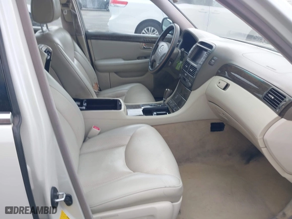 2002 Lexus LS 430 with VIN JTHBN30F520070952, listed as a IAAI auction lot 42045804 with 234,411 mi miles. Bid and sale history available at carsss.com. Image 5.