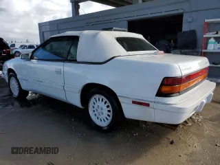 1995 Chrysler LeBaron z VIN 1C3EU4531SF671668, wystawiony jako Copart lot #74679224 z przebiegiem 77 023 mil mil oraz Nie do naprawy. Historia ofert i sprzedaży dostępna na DreamBid. Obrazek 2.