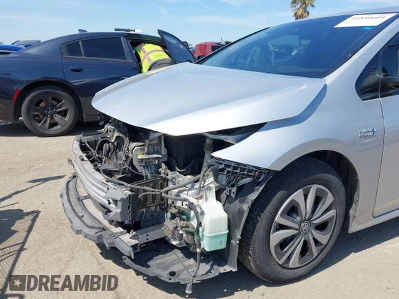 2017 Toyota Prius Plus with VIN JTDKARFP7H3019766, listed as a IAAI auction lot 41850601 with 281,540 mi miles and . Bid and sale history available at DreamBid. Image 6.