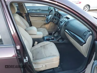2011 Kia Sorento LX with VIN 5XYKT4A11BG139193, listed as a IAAI auction lot 41828090 with 217,298 mi miles. Bid and sale history available at carsss.com. Image 5.