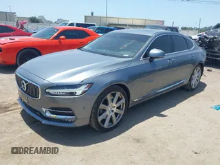 2017 Volvo S90 Inscription z VIN YV1A22ML2H1004789, wystawiony jako IAAI lot #42276293 z przebiegiem 55 947 mil mil oraz . Historia ofert i sprzedaży dostępna na DreamBid. Obrazek 2.