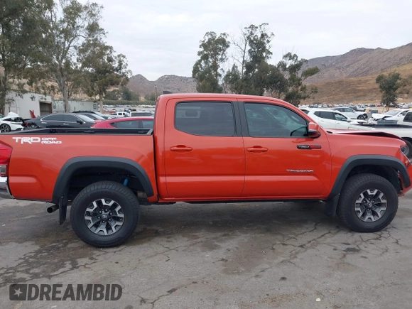 2017 Toyota Tacoma SR5 z VIN 3TMAZ5CN7HM050496, wystawiony jako IAAI lot #40958166 z przebiegiem 104 950 mil mil oraz . Historia ofert i sprzedaży dostępna na DreamBid. Obrazek 14.