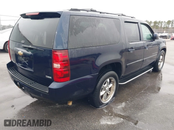 2007 Chevrolet Suburban LT with VIN 1GNFC16067R276582, listed as a IAAI auction lot 41494768 with 300,791 mi miles and . Bid and sale history available at DreamBid. Image 4.