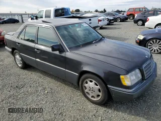 1995 Mercedes-Benz E Class with VIN WDBEA32E0SC180075, listed as a Copart auction lot 78734204 with 268,276 mi miles and Clean Title. Bid and sale history available at carsss.com. Image 4.