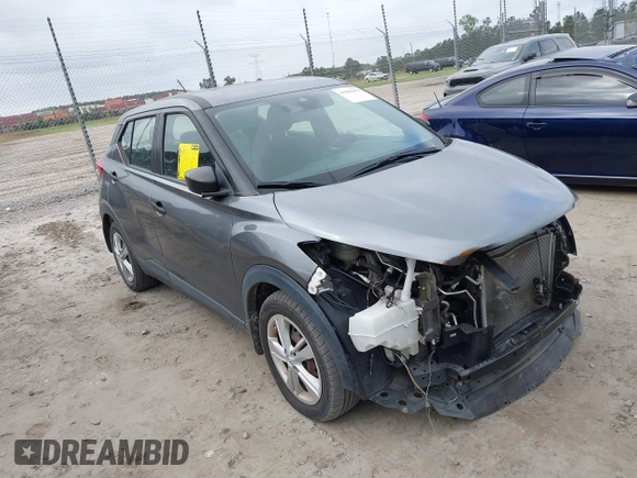 2020 Nissan Kicks S z VIN 3N1CP5BV9LL530914, wystawiony jako IAAI lot #41963479 z przebiegiem 93 062 mil mil oraz . Historia ofert i sprzedaży dostępna na DreamBid. Obrazek 1.