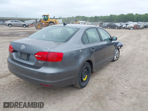 2011 Volkswagen Jetta SE with VIN 3VWDZ7AJ4BM370033, listed as a IAAI auction lot 42367238 with 161,635 mi miles and . Bid and sale history available at DreamBid. Image 4.