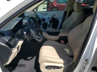 2019 Acura RDX Technology с VIN 5J8TC2H51KL000382, выставлен на аукционе Copart как лот 53300415 с пробегом 76 555 миль миль и Списание • Salvage title. История ставок и продаж доступна на DreamBid. Изображение 7.