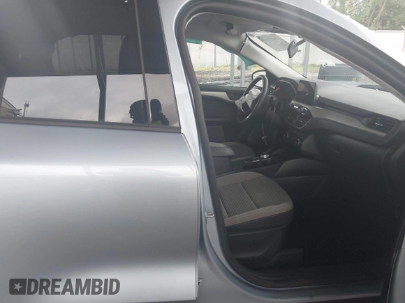 2022 Ford Escape SE with VIN 1FMCU0G66NUB41002, listed as a IAAI auction lot 42616921 with Not provided miles and . Bid and sale history available at DreamBid. Image 5.