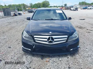 2013 Mercedes-Benz C 300 Sport с VIN WDDGF8AB3DA839741, выставлен на аукционе IAAI как лот 42647321 с пробегом 234 146 миль миль и . История ставок и продаж доступна на DreamBid. Изображение 12.