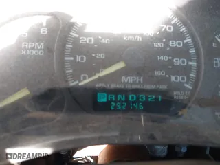 2000 Chevrolet Silverado 1500 with VIN 1GCEC14VXYE123537, listed as a IAAI auction lot 41709768 with 292,146 mi miles. Bid and sale history available at carsss.com. Image 7.
