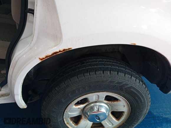 2006 Ford Explorer XLS z VIN 1FMEU72E26UB03509, wystawiony jako IAAI lot #42511818 z przebiegiem 126 541 mil mil oraz . Historia ofert i sprzedaży dostępna na DreamBid. Obrazek 24.