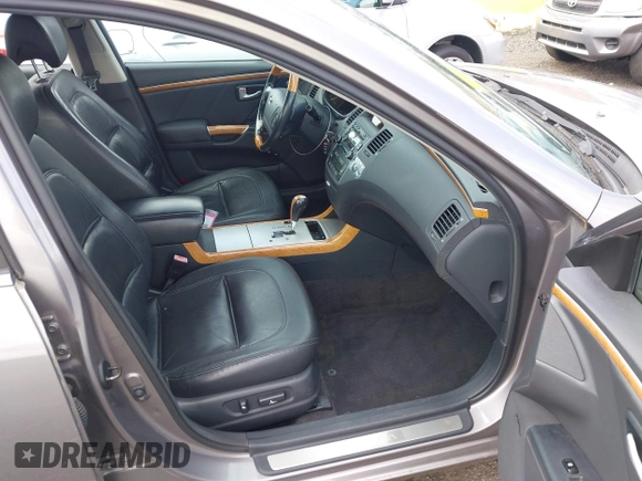 2006 Hyundai Azera SE with VIN KMHFC46F06A107049, listed as a IAAI auction lot 42638717 with 158,094 mi miles and . Bid and sale history available at DreamBid. Image 5.
