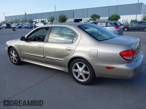2004 Infiniti I35 with VIN JNKDA31A74T209228, listed as a IAAI auction lot 42181808 with 202,647 mi miles. Bid and sale history available at carsss.com. Image 3.