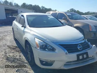 2015 Nissan Altima 2.5 SL with VIN 1N4AL3APXFC494292, listed as a IAAI auction lot 41488017 with 195,475 mi miles. Bid and sale history available at carsss.com. Image 1.