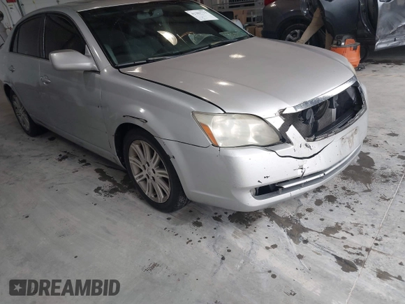 2007 Toyota Avalon XL z VIN 4T1BK36B87U210065, wystawiony jako IAAI lot #42301713 z przebiegiem 263 231 mil mil oraz . Historia ofert i sprzedaży dostępna na DreamBid. Obrazek 6.