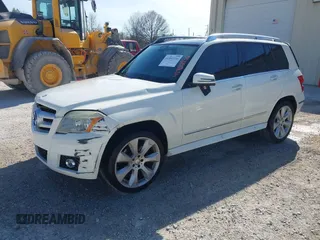 2010 Mercedes-Benz GLK with VIN WDCGG8HB6AF322004, listed as a IAAI auction lot 41902156 with 116,872 mi miles. Bid and sale history available at carsss.com. Image 2.