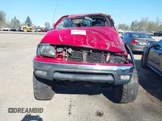 2001 Toyota Tacoma PreRunner with VIN 5TEGN92N61Z756480, listed as a IAAI auction lot 42060533 with 1 mi miles. Bid and sale history available at carsss.com. Image 12.