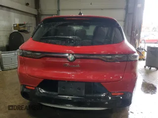 2024 Alfa Romeo Tonale Ti z VIN ZASPATCW8R3049721, wystawiony jako Copart lot #51983565 z przebiegiem 9 807 mil mil oraz Szkoda całkowita • Salvage title. Historia ofert i sprzedaży dostępna na DreamBid. Obrazek 6.