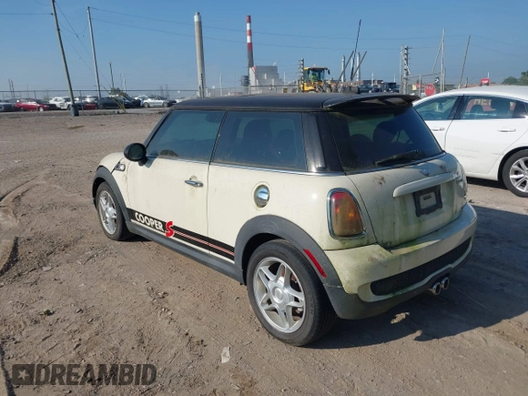 2007 MINI Hardtop S z VIN WMWMF73567TL88079, wystawiony jako IAAI lot #42820770 z przebiegiem Nie podano mil oraz . Historia ofert i sprzedaży dostępna na DreamBid. Obrazek 3.