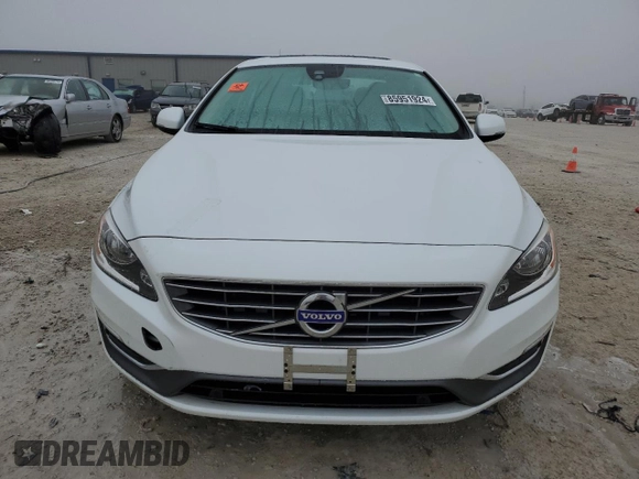 2018 Volvo S60 Inscription with VIN LYV402TK3JB170982, listed as a Copart auction lot 85951924 with 32,164 mi miles and Non repairable. Bid and sale history available at DreamBid. Image 5.