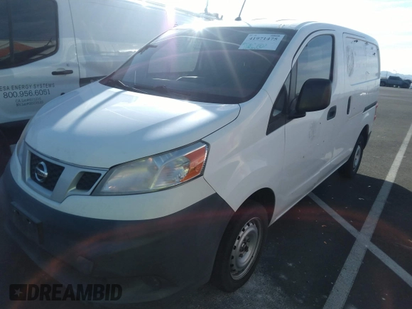 2015 Nissan NV200 SV z VIN 3N6CM0KN6FK701120, wystawiony jako IAAI lot #41971475 z przebiegiem 209 564 mil mil oraz . Historia ofert i sprzedaży dostępna na DreamBid. Obrazek 18.