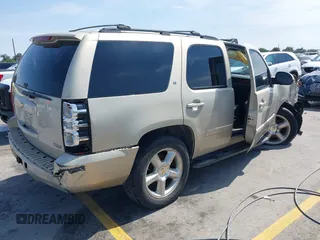 2008 Chevrolet Tahoe 1LT z VIN 1GNFC13008R125999, wystawiony jako IAAI lot #42315423 z przebiegiem 208 200 mil mil oraz . Historia ofert i sprzedaży dostępna na DreamBid. Obrazek 4.