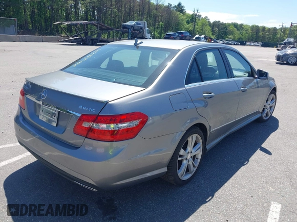 2012 Mercedes-Benz E 350 Luxury z VIN WDDHF8JB6CA537413, wystawiony jako IAAI lot #42312462 z przebiegiem 58 362 mil mil oraz . Historia ofert i sprzedaży dostępna na DreamBid. Obrazek 4.