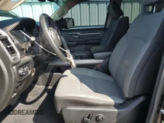 2019 Ram 1500 Big Horn z VIN 1C6RREBT7KN568289, wystawiony jako Copart lot #57787245 z przebiegiem 131 599 mil mil oraz Szkoda całkowita • Salvage title. Historia ofert i sprzedaży dostępna na DreamBid. Obrazek 7.