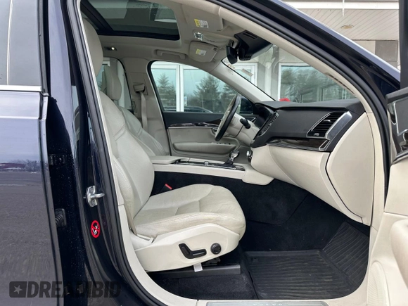 2017 Volvo XC90 Momentum with VIN YV4A22PK4H1122879, listed as a Copart auction lot 46342695 with 164,460 mi miles and Clean Title. Bid and sale history available at carsss.com. Image 5.